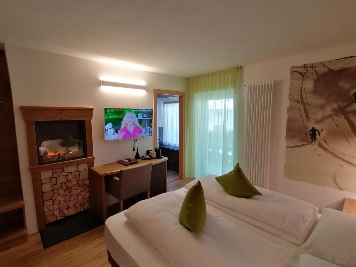 Hotel L'Ideale モエナ エクステリア 写真