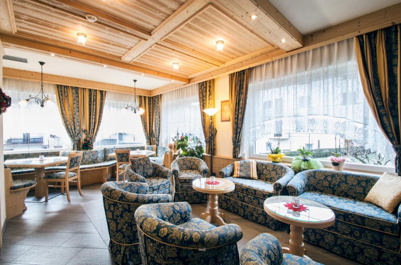 Hotel L'Ideale モエナ エクステリア 写真